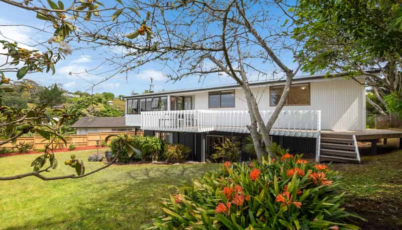 18 MacNay Way, Murrays Bay