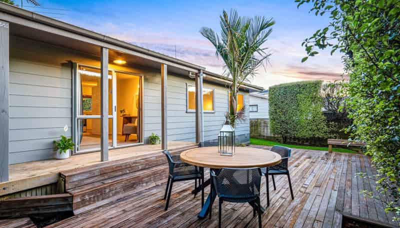 2/56 Waipani Road, Te Atatu Peninsula
