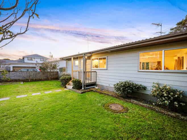2/56 Waipani Road, Te Atatu Peninsula