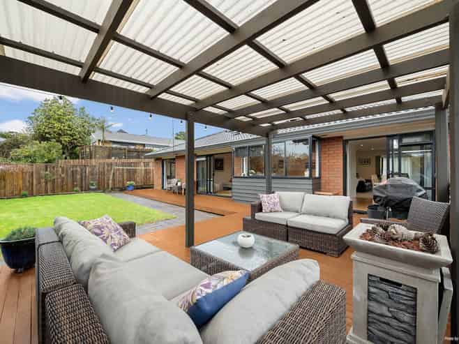 15 Orangewood Drive, Northpark