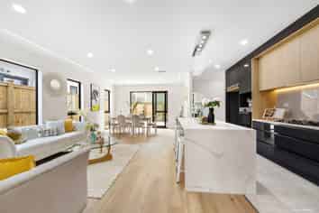 126 McQuoids Road, Flat Bush