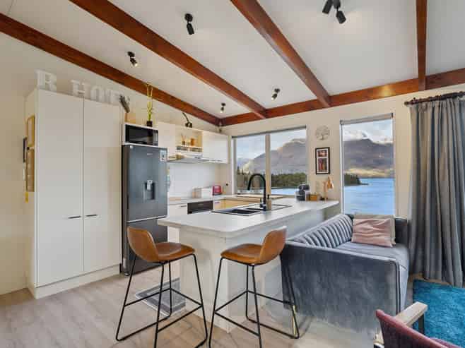 3/6 Suburb Street, Queenstown