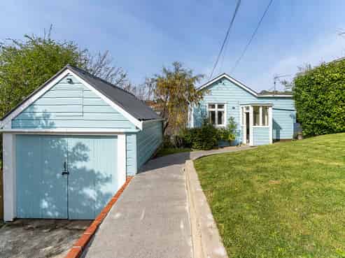 8 Dalry Street, Mornington