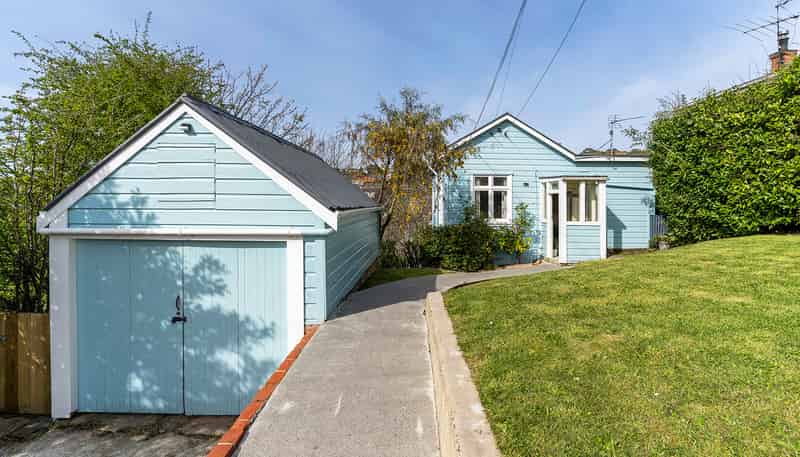 8 Dalry Street, Mornington