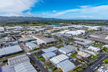 As is where is! 2 x buildings Hornby! 