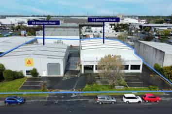 As is where is! 2 x buildings Hornby! 