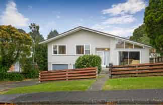 55 Rehia Road, Massey