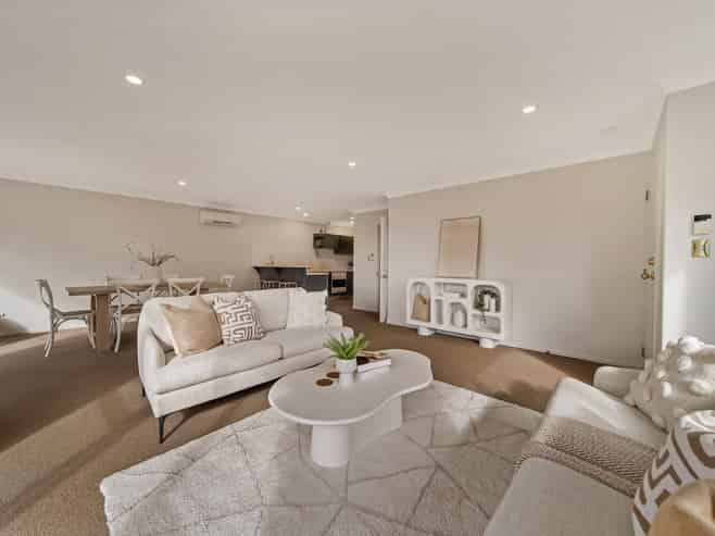 14A Larch Place, Casebrook
