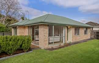14A Larch Place, Casebrook