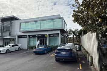 Office + small warehouse 202sqm