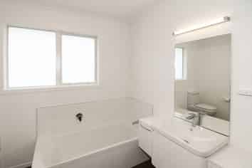 2 Routhan Way, Carterton