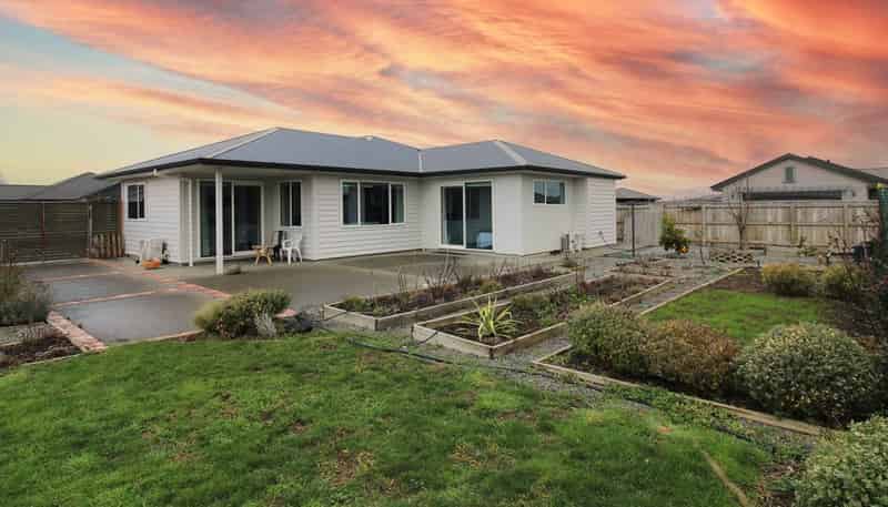 2 Routhan Way, Carterton
