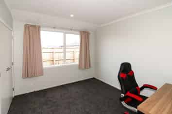 2 Routhan Way, Carterton