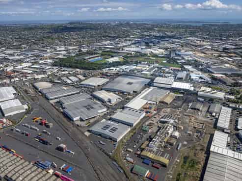 900sqm industrial + 430sqm yard