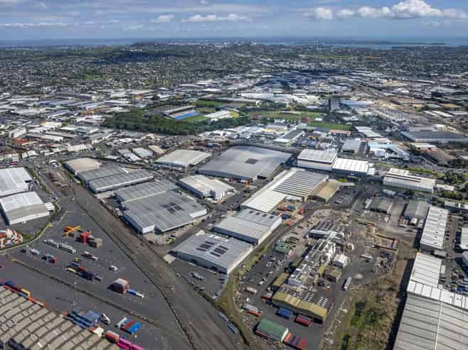 900sqm Industrial + 430sqm yard