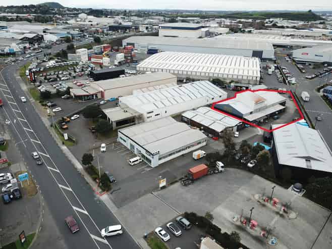 900sqm Industrial + 430sqm yard