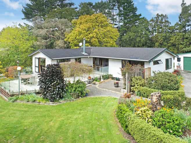 212B Glenbrook Beach Road, Glenbrook