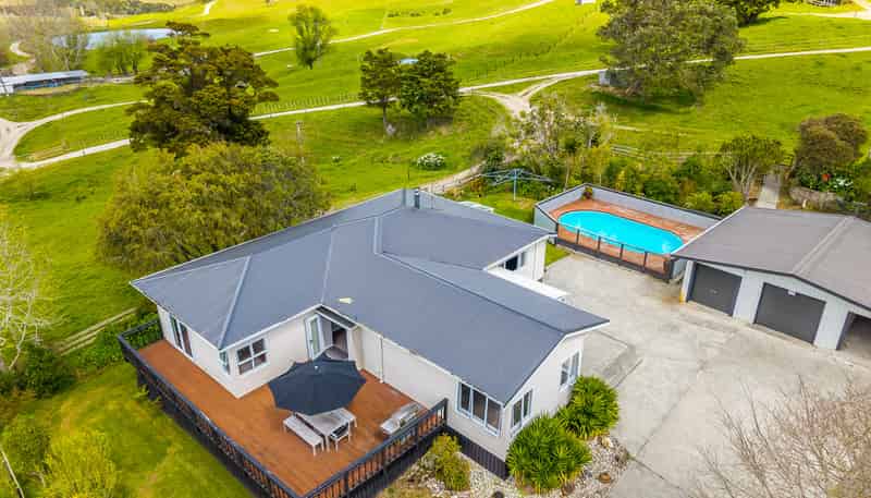 421 Wharehine Road, Wharehine