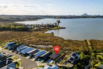 43 Hinaki Street, Poike