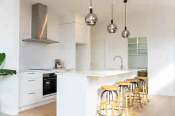 43 Hinaki Street, Poike