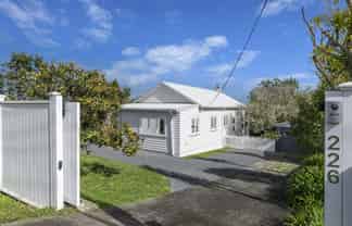 226 Upper Harbour Drive, Greenhithe