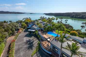 12-14 James Clendon Place, Russell