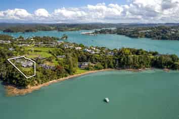 12-14 James Clendon Place, Russell
