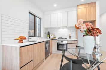 2/10 Starling Place, Ranui