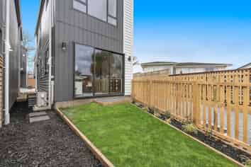 2/10 Starling Place, Ranui