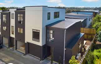 7/16 Hewlett road, Massey