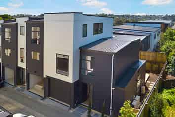 7/16 Hewlett road, Massey