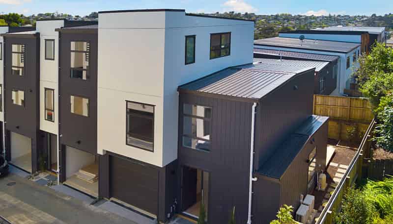 7/16 Hewlett road, Massey
