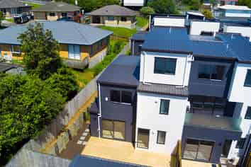 7/16 Hewlett road, Massey