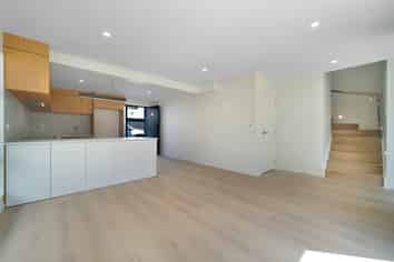 7/16 Hewlett road, Massey