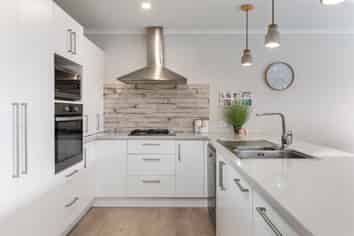 15 Ian Place, Waihi Beach