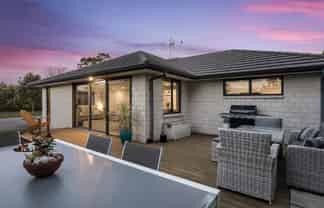 15 Ian Place, Waihi Beach