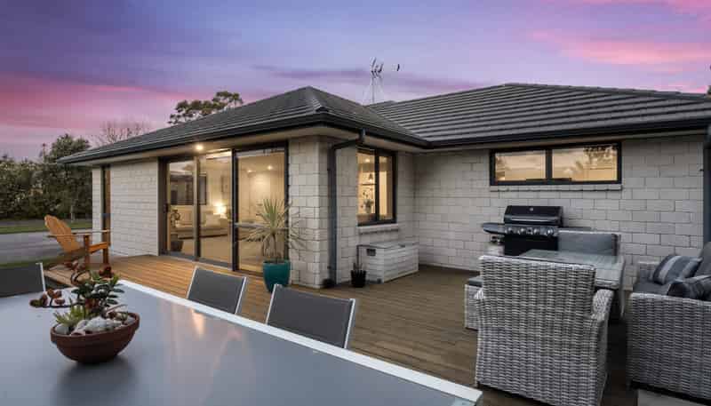 15 Ian Place, Waihi Beach