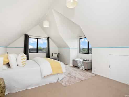 2/8 Sunward Rise, Glenfield