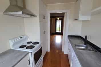 37 Louvain Ave, Mount Roskill
