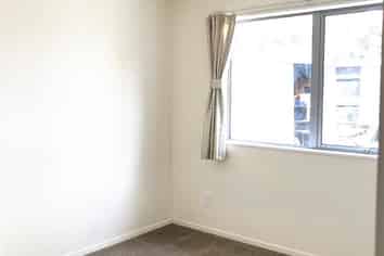 B/24 Mirrabooka Avenue, Botany Downs