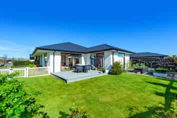 28 Veuve Drive, Lincoln