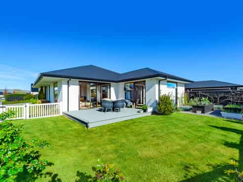 28 Veuve Drive, Lincoln