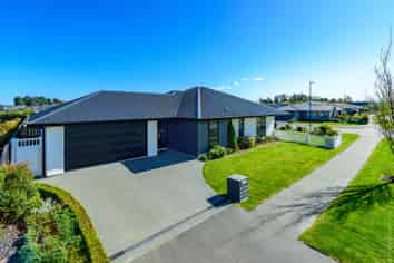 28 Veuve Drive, Lincoln