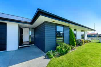 28 Veuve Drive, Lincoln