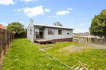 1/53 Maplesden Drive, Clendon Park