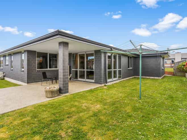 10 Hilltop Crescent, Corstorphine