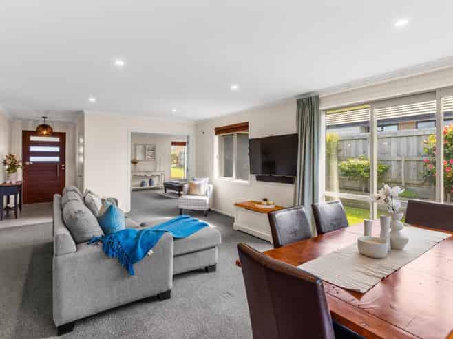 10 Hilltop Crescent, Corstorphine