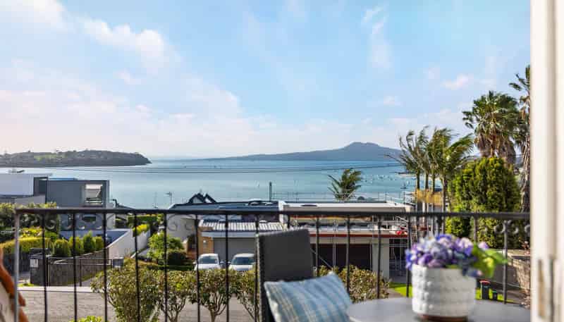 24 Takutai Avenue, Bucklands Beach