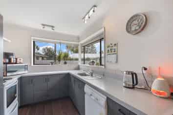 68 Main North Road, Woodend