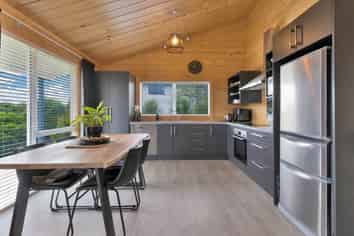 21 Oxford Street, Waikari